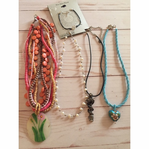 Necklaces & Bracelets Bundle Of 5 - Picture 2 of 4